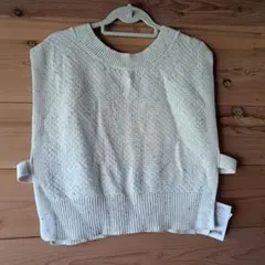 値下げ新品　オフホワイト ニットベスト Mサイズ