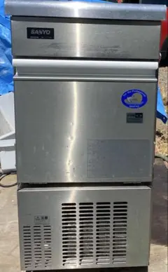 SANYO 業務用製氷機 本体作動確認をし、分解薬品掃除済み SANYO 業務用製氷機 本体作動確認をし、分解薬品掃除済み - メルカリ