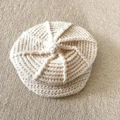 ベビー用クリーム色編み物帽子