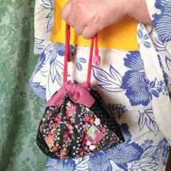 和風花柄のかわいい小さめ巾着袋