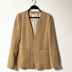 FRAY I.D ノーカラージャケット ベージュ きれいめ 通勤 オフィス