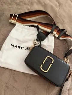 MARC JACOBS ブラックショルダーバッグ
