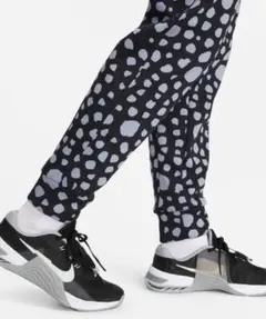 NIKE【美品】T￼herma-FIT Studio '72 Print