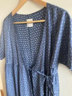 TOUJOURS ブルー花柄 カシュクールワンピース 半袖　シルク100%のサムネイル