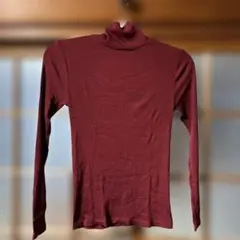 GU タートルネック 赤色