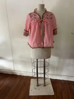 ピンク シフォンブラウス 刺繍入り 五分丈