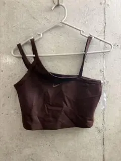 新品未着用品　Nike ブラウン スポーツブラ クロップドSサイズ