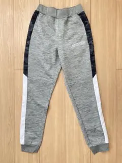 美品 OUTDOORPRODUCTS キッズ ロングパンツ グレー 迷彩 150のサムネイル