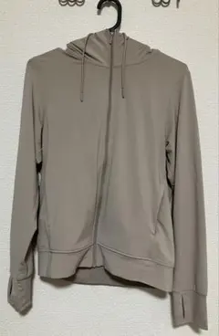 UNIQLO エアリズム　ベージュ　UVカット メッシュ　パーカー Sサイズ