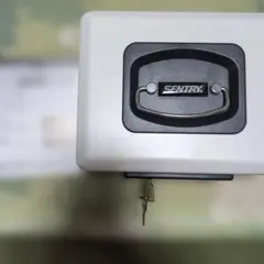 セントリー　SCB 鍵付きキャッシュボックス　金庫 手堤金庫