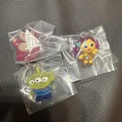 トイストーリー　めじるしアクセサリーセット　ロッツォ・ドーリー・エイリアン