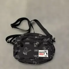 CHUMS 関ジャニ　KANJANI キャラクター柄ショルダーバッグ　黒