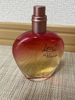 Love Passport a bloom 女性用香水　（箱なし発送）のサムネイル