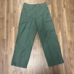 ユニクロ ワイドストレートカーゴパンツ　カーキ M