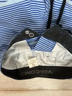 子供用Volcom ストライプ サーフパンツ