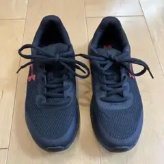 アンダーアーマー　ジュニアシューズ