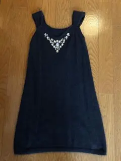 【季節外れ品SALE】黒　ビジュー付き ノースリーブワンピース（アンゴラ80%）