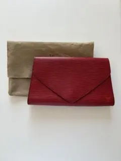 Louis Vuitton エピレザー クラッチバッグ レッド