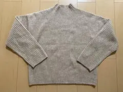 ユニクロ　UNIQLO ニット　セーター　ベージュ　Mサイズ