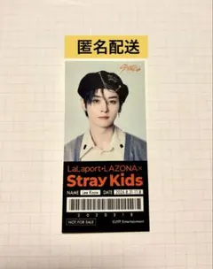 リノ Lee Know LaLaport LAZONA POPUP ステッカー