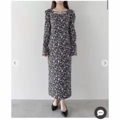 美品 LILLIAN CARAT スクエアネック 花柄ロングワンピース 黒
