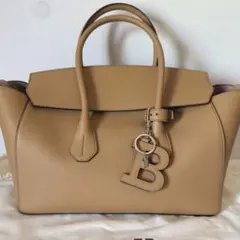 Bally SOMMET MEDIUM カーフレザー トートバッグ チャーム付きのサムネイル
