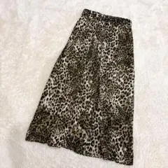 定価2.1万✨ジャーナルスタンダードラックス　マットサテンレオパ スカートのサムネイル
