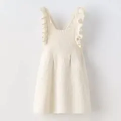アイボリー フリル付きニットワンピース