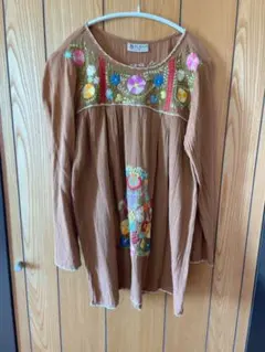 Malaika ブラウン刺繍チュニックのサムネイル