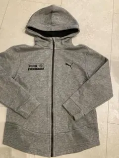 お値下げ！PUMAパーカー　140センチ　バックプリント　フード付き