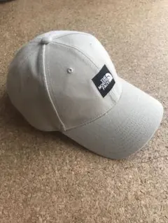 THE NORTH FACE ベージュ ベースボールキャップ