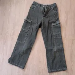 グレーのカーゴパンツ 130