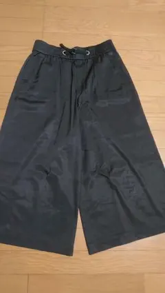 黒 ワイドパンツ ドローストリング付き