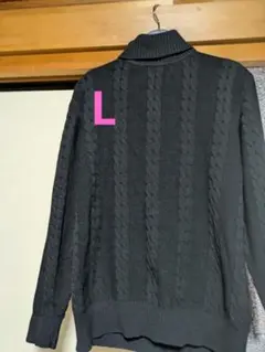 黒 ケーブル編み タートルネックセーター　ブラック　ケーブルニット