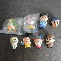 クレヨンしんちゃん　ガチャシリーズ　まちぼうけ　ヘンダーランド他　全8個セット