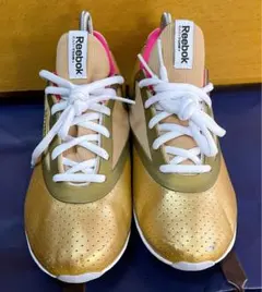 新品ReebokリーボックフィットネスイージートーンGOブラススニーカー23.5