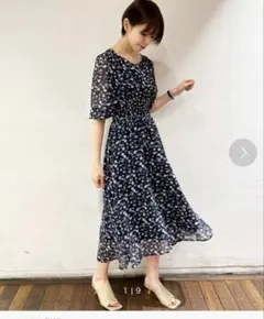 ネイビー 花柄 半袖ワンピM 5部袖　半端袖　12Twelve Agendaのサムネイル