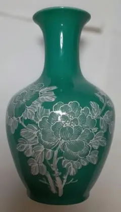 中国陶磁器 緑釉手描き白牡丹 花瓶