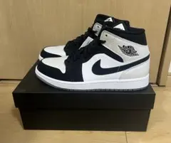 【新品】Nike Air Jordan 1 ミッド ブラック、ホワイト 26cm