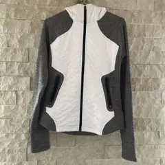 UNDER ARMOUR スポーツウエア！