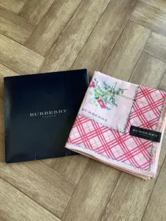 【新品】BURBERRY 花柄 チェック ハンカチ　バーバリー　希少