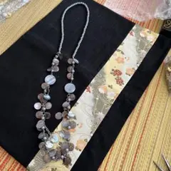 シェルとパールの多層ネックレス