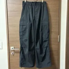 GU 黒　スーパーワイドカーゴパンツ