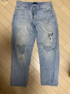 UNIQLO JEANS ユニクロ　ダメージ加工デニムライトブルー