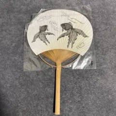 昭和レトロ　金魚デザインの竹製うちわ　新品未使用　未開封　和柄
