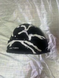 ARC'TERYX ニット帽 ブラック・ホワイト