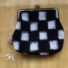 がま口財布 黒と白のチェック柄