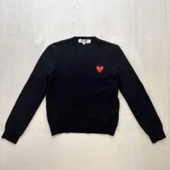 プレイコモデイギャルソン　メンズVネックセーター COMME des GARCONS（コムデギャルソン） PLAY COMME des GARCONS