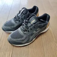 アシックス　asics　キッズ　 黒/金 スニーカー　23.5cm