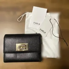 レディース　黒　FURLA BABYLON 三つ折財布